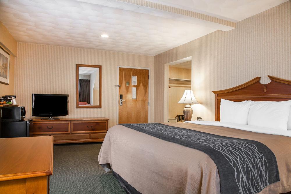 Comfort Inn At Newport Beach Мидлтаун Экстерьер фото