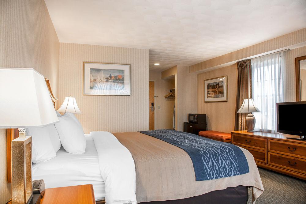 Comfort Inn At Newport Beach Мидлтаун Экстерьер фото