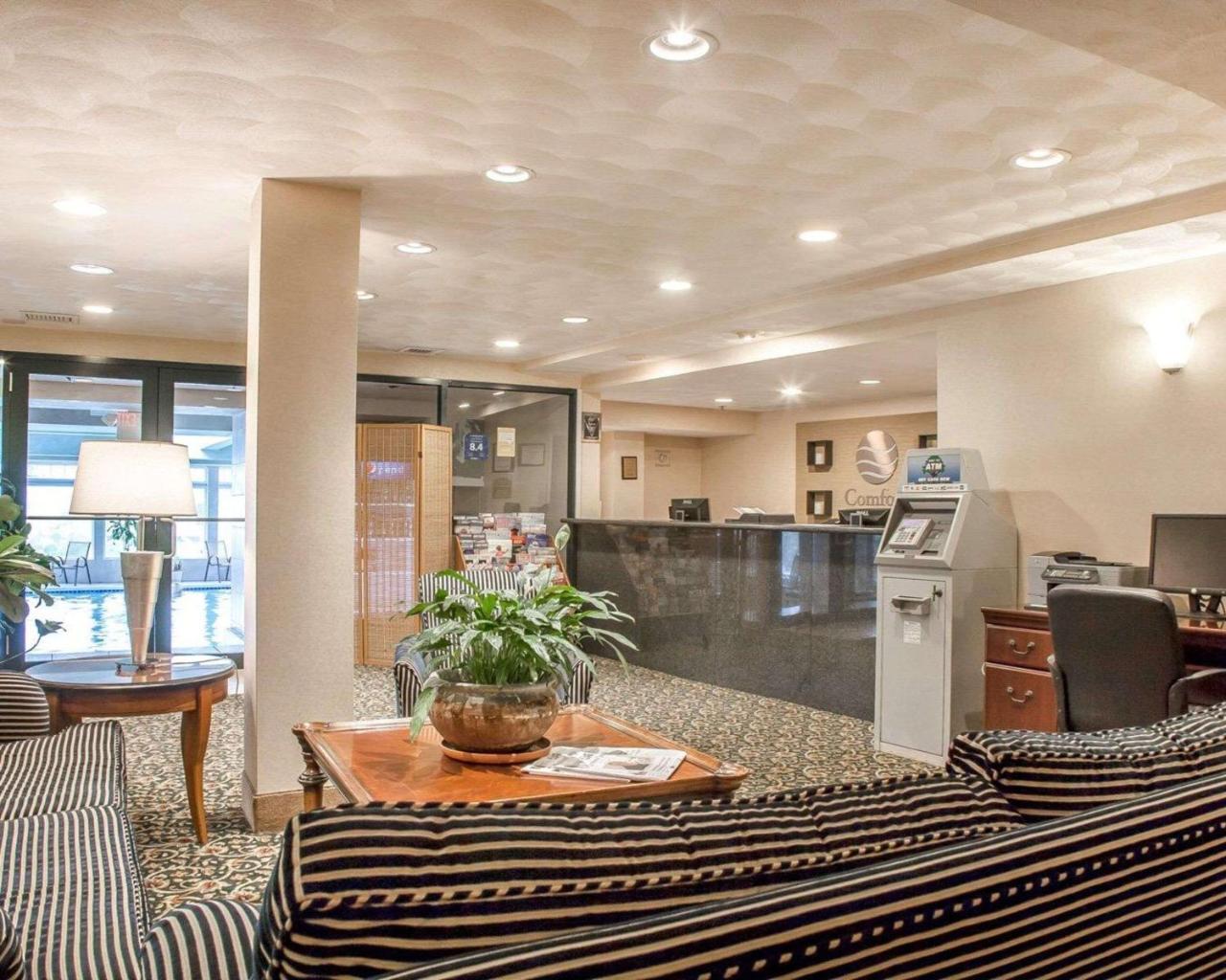 Comfort Inn At Newport Beach Мидлтаун Экстерьер фото
