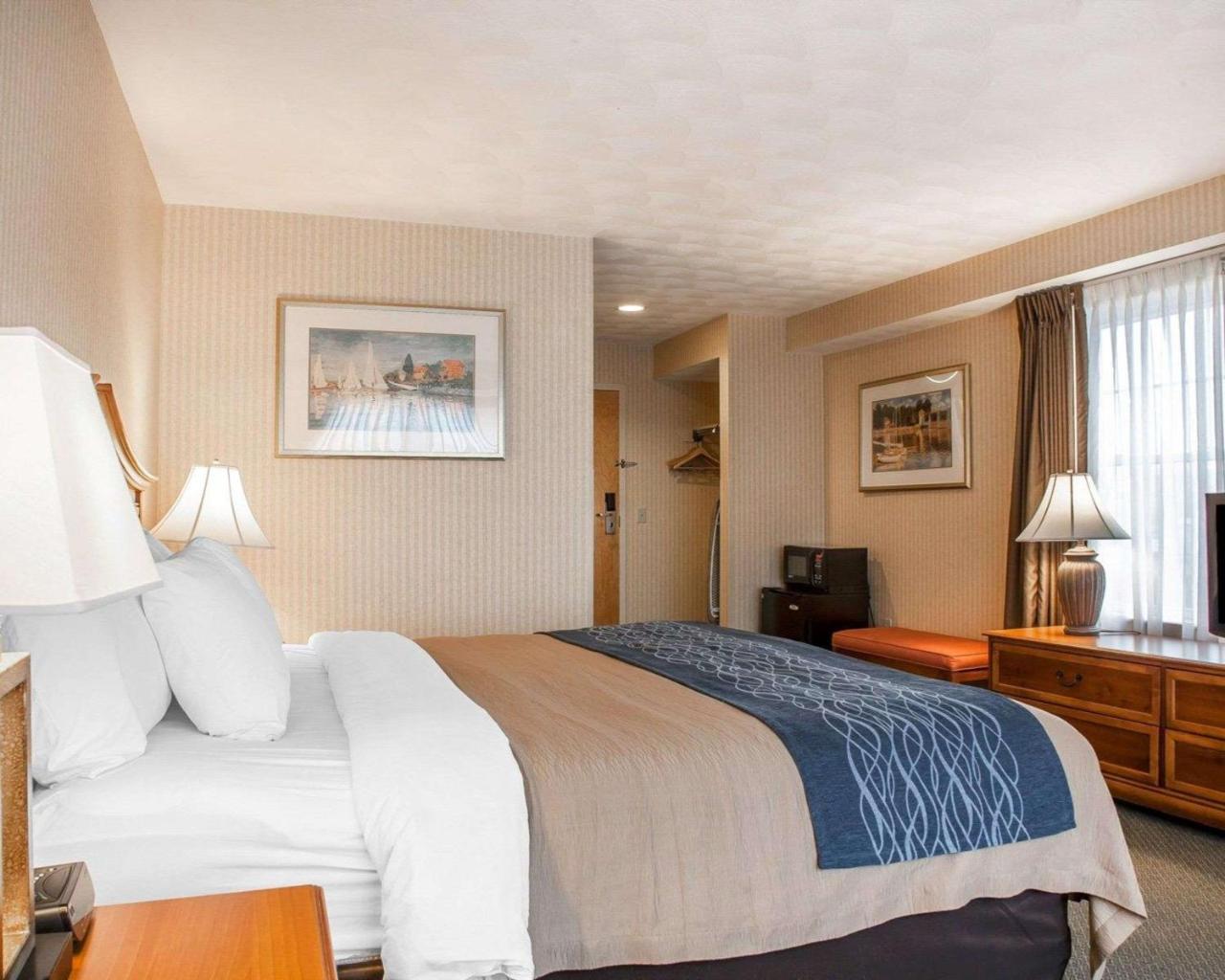 Comfort Inn At Newport Beach Мидлтаун Экстерьер фото