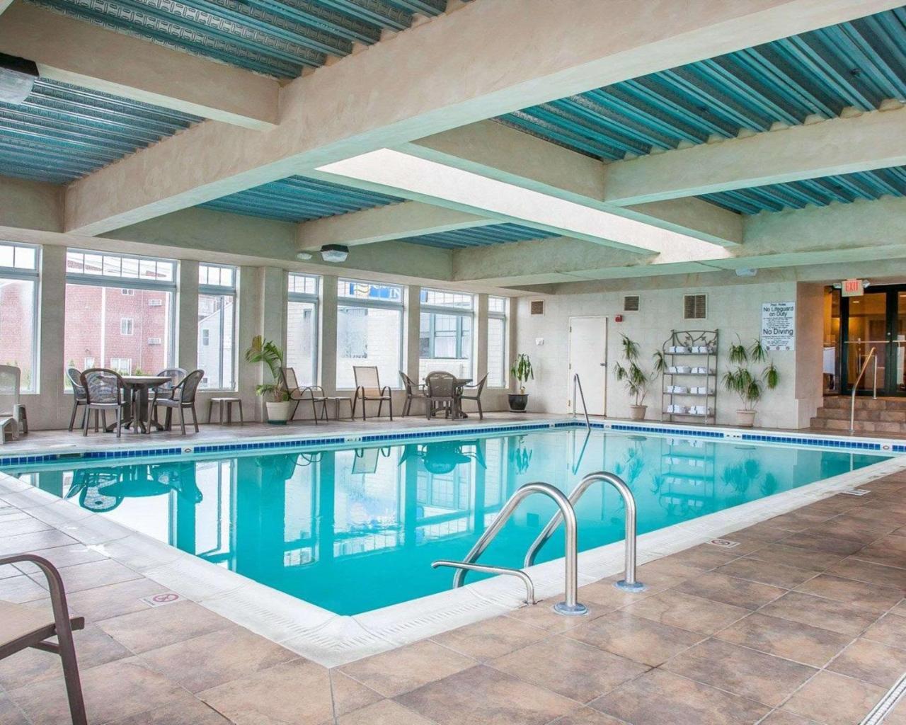 Comfort Inn At Newport Beach Мидлтаун Экстерьер фото
