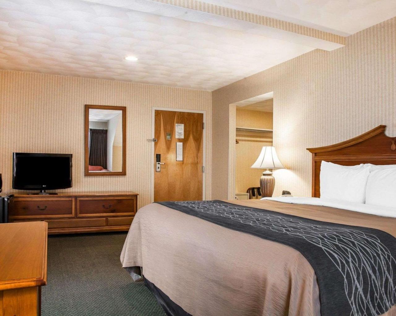 Comfort Inn At Newport Beach Мидлтаун Экстерьер фото