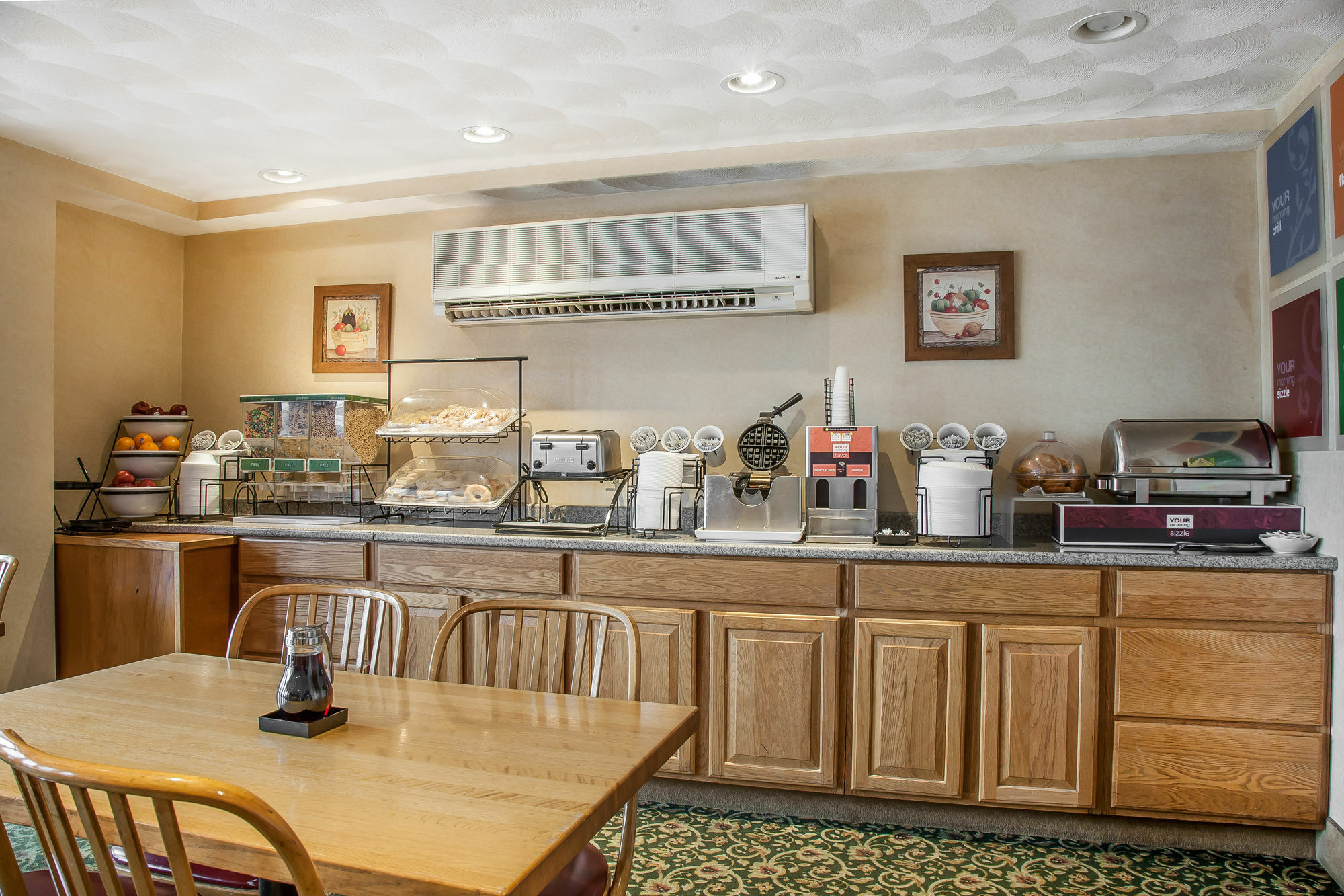 Comfort Inn At Newport Beach Мидлтаун Экстерьер фото
