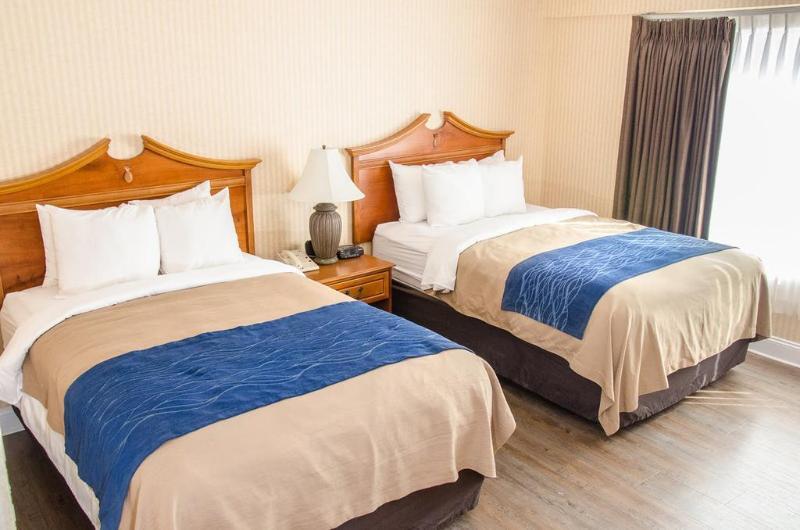Comfort Inn At Newport Beach Мидлтаун Экстерьер фото